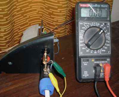 Measuring DC offset on the amplifer section.